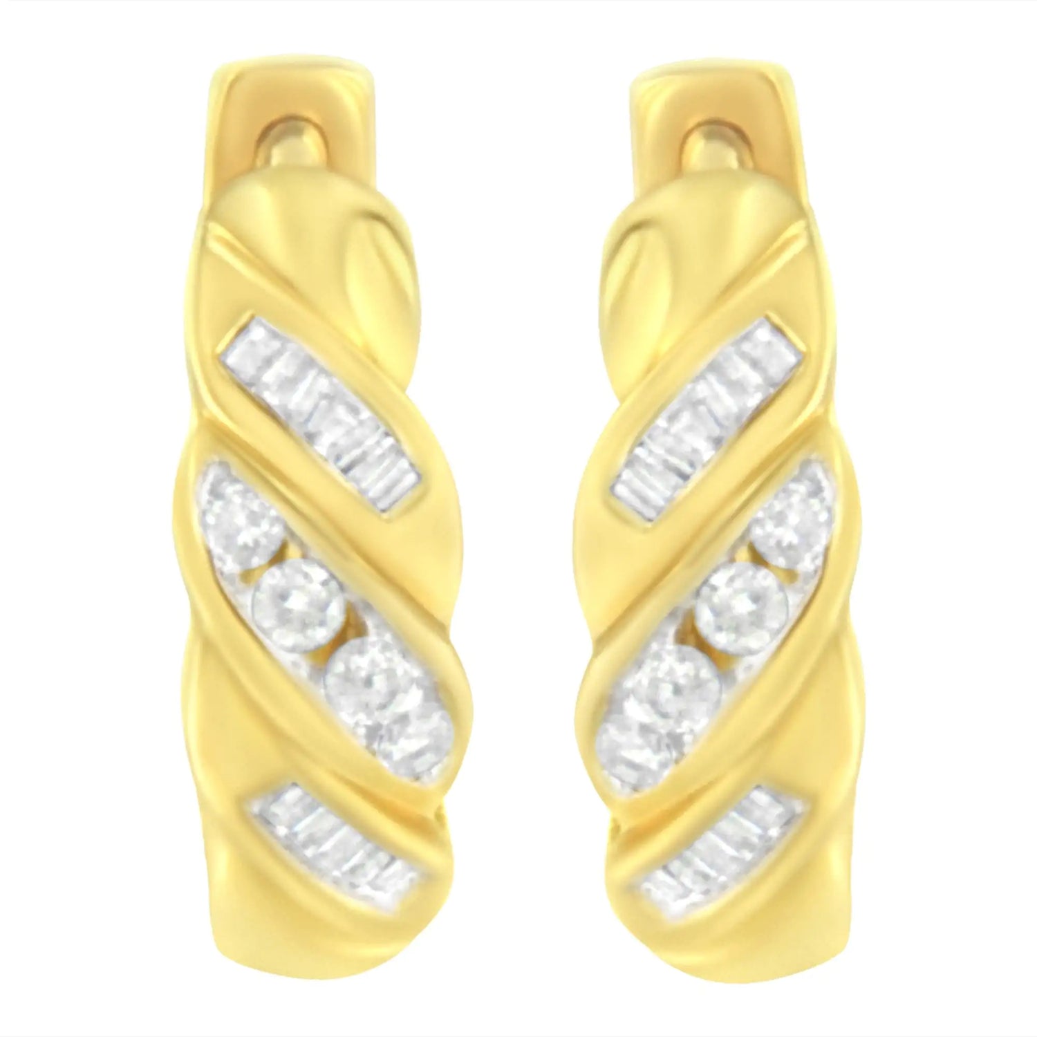 14K Yellow Gold 1/4 ct TDW Alternating 3 Row Baguette &amp; Round Brilliant-Cut Diamond Huggy Hoop Earrings (H-I, I2-I3)