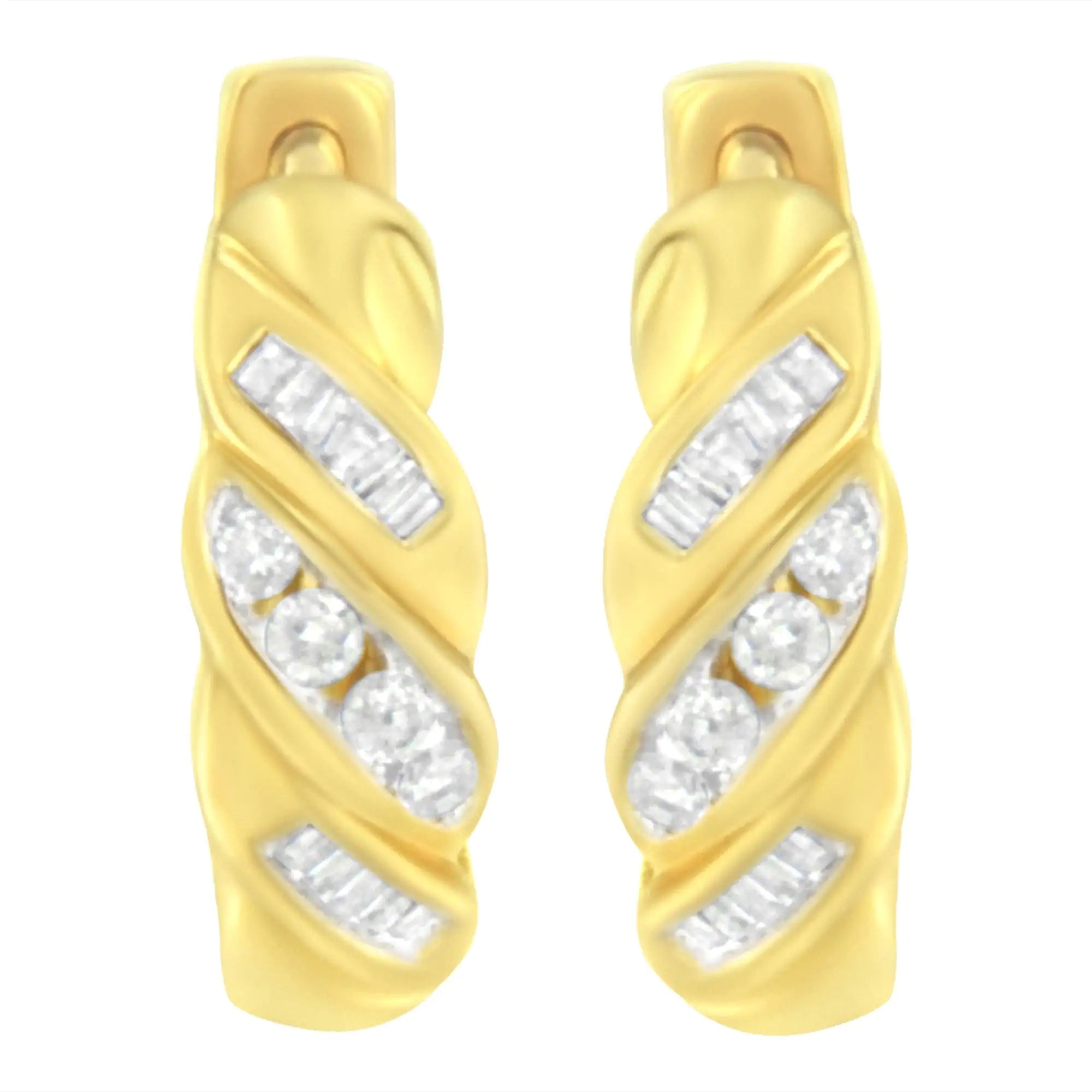 14K Yellow Gold 1/4 ct TDW Alternating 3 Row Baguette &amp; Round Brilliant-Cut Diamond Huggy Hoop Earrings (H-I, I2-I3)